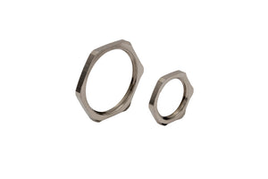 Zehn metrische Gegenmuttern M50 mit Krallen für sichere und korrosionsbeständige Verbindungen.