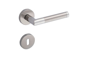 Türdrücker aus Edelstahl mit satinierter Oberfläche für Wohn- und Privatbereiche, Modell TD-A2-A111-ROS.