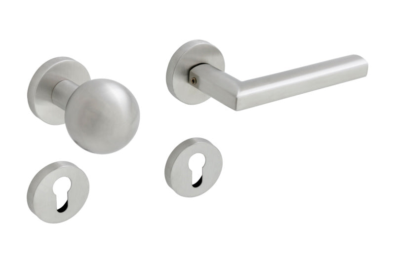 Edelstahl-Türdrücker mit modernem Design und ergonomischer Form für Wohn- und Privatbereiche.