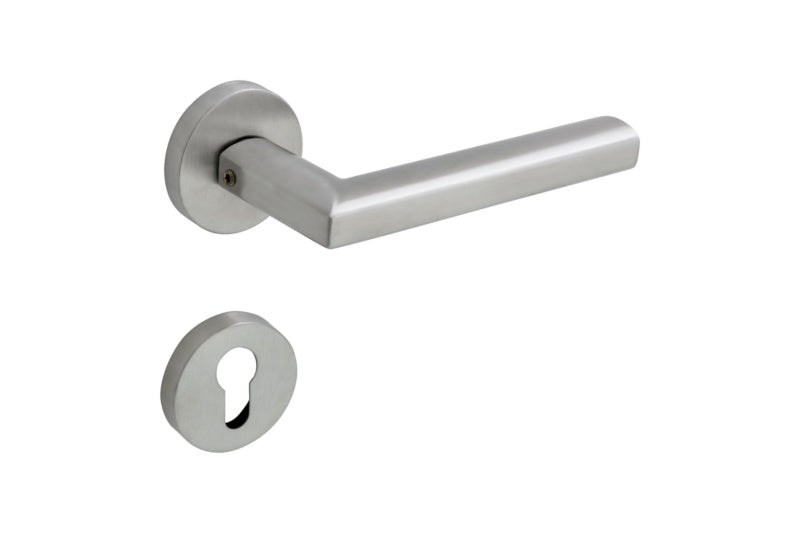 Edelstahl-Türdrücker mit modernem Design und ergonomischer Form für Wohn- und Privatbereiche.