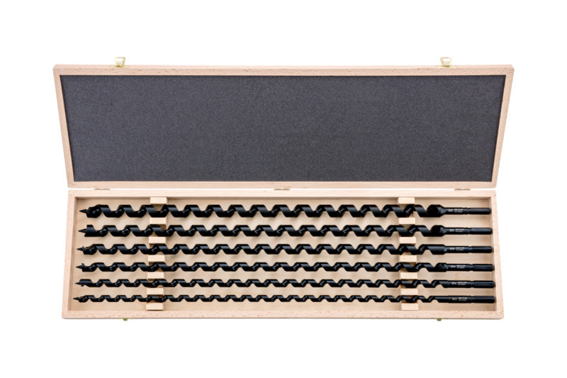 Set of spiral drill bits in various diameters, designed for precision and durability.
