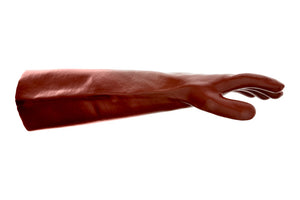 Drei lange PVC-Schutzhandschuhe mit strukturierter Oberfläche für chemischen Schutz und Grip.