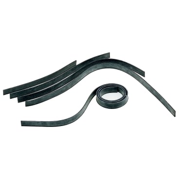 Schwarzes Wischergummi SOFT, 35cm lang, aufgerollt und als gerade Streifen.