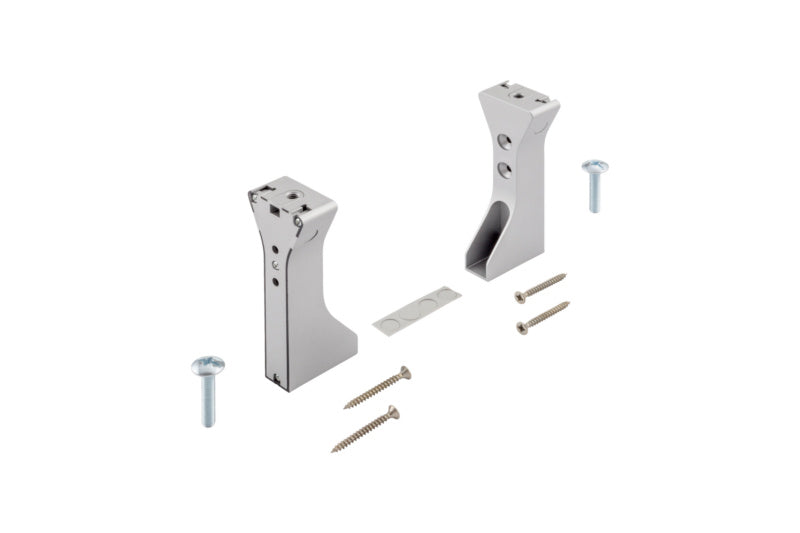 Silberne LED-Wandlichtleiste mit schlankem Design und warmweißem Licht für Innenräume.