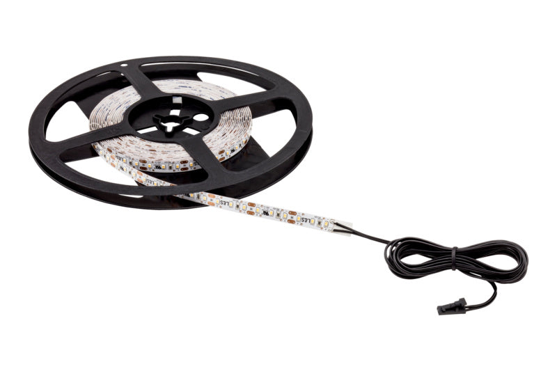 LED-Lichtleiste in warmweiß, 5 Meter lang, mit flexibler, selbstklebender Rückseite.