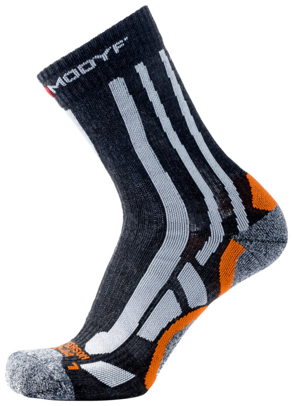 Anthrazit-orange Arbeitssocken mit verstärktem Fersen- und Zehenbereich für alle Jahreszeiten.
