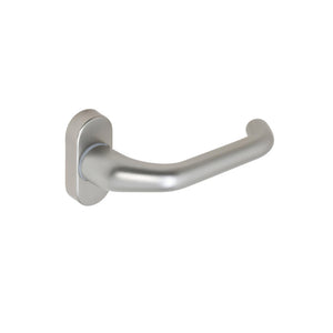 Ovaler Türdrücker aus Aluminium für Rohrrahmentüren mit ergonomischem Design und robuster Bauweise.