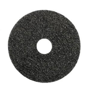 Schwarzes Hi-Pro Grundreiniger Pad mit 410 mm Durchmesser.