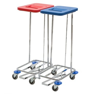 Zwei mobile Wäschewagen mit roten und blauen Deckeln und Pedalen.