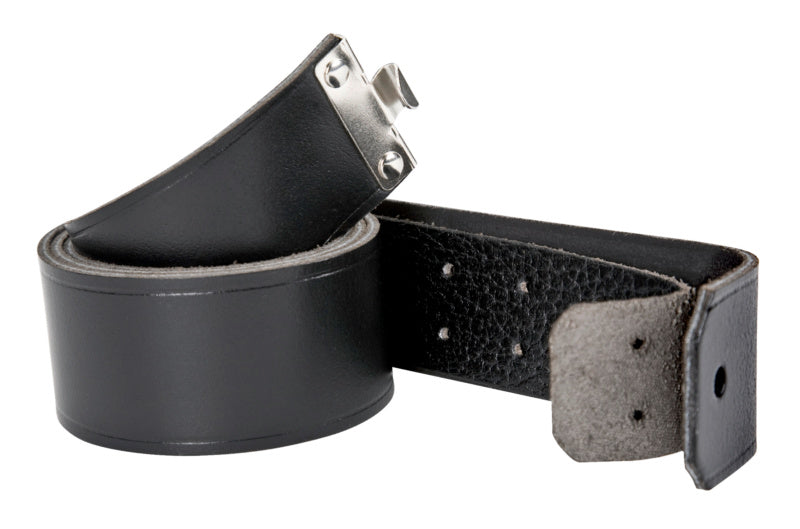 Schwarzer Ledergürtel mit klassischer Metallschnalle und robuster, handverarbeiteter Struktur.