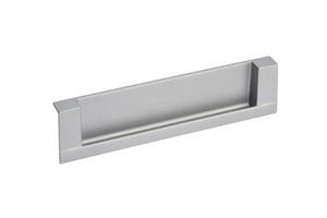 Silberner Möbel-Muschelgriff mit eleganter Form, 180 mm lang und 45 mm breit.