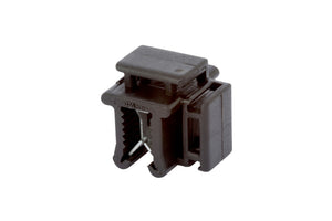 100 schwarze Polyamid 6.6 Clips, 14x14 mm, universell für Befestigungen geeignet.