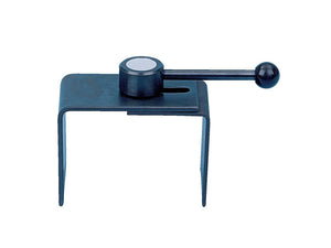 Verschiedene Elektrosägen-Zubehörteile wie Sägeblätter und Führungsschienen für präzise Schnitte.