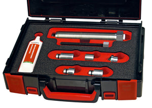 Set of hydraulic spindles with 16 tons capacity and 20mm stroke length.