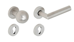 Edelstahl-Türdrücker TD-A2-A108-ROS mit ergonomischem Griff und modernem Design.