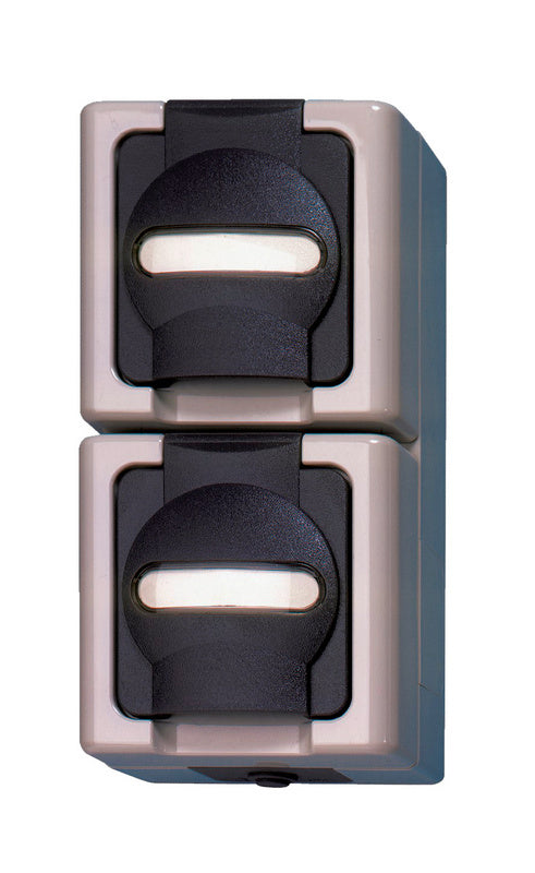 Senkrechter grauer Adapter mit 16A Stromstärke und 250V Nennspannung für elektrische Anwendungen.