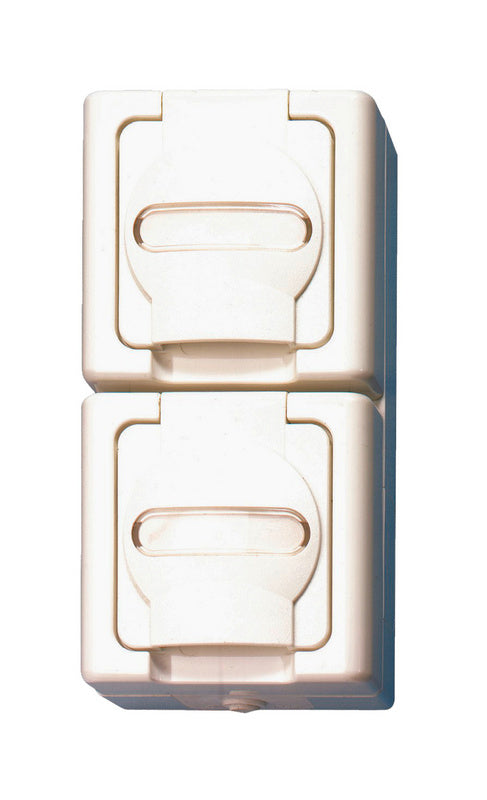 Weißer senkrechter Stromanschluss mit 16A und 250V für private und gewerbliche Nutzung.