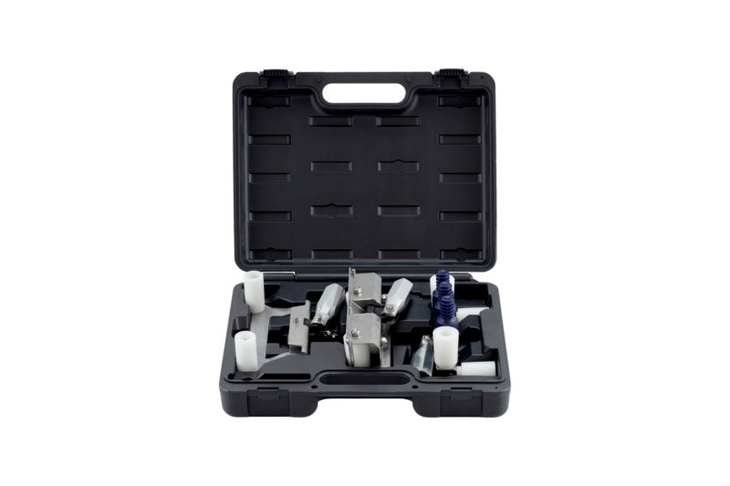 Die Klotzkelle KLTZKEL-KST-ROT hat einen ergonomischen Griff und eine robuste, rote Kante.