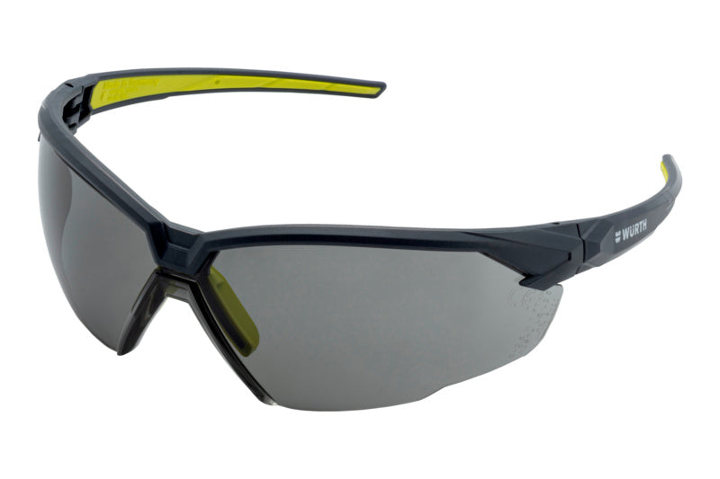 Graue Schutzbrille SHTZBRIL-NASHIRA mit kratzfesten, bruchsicheren Gläsern und ergonomischer Passform.