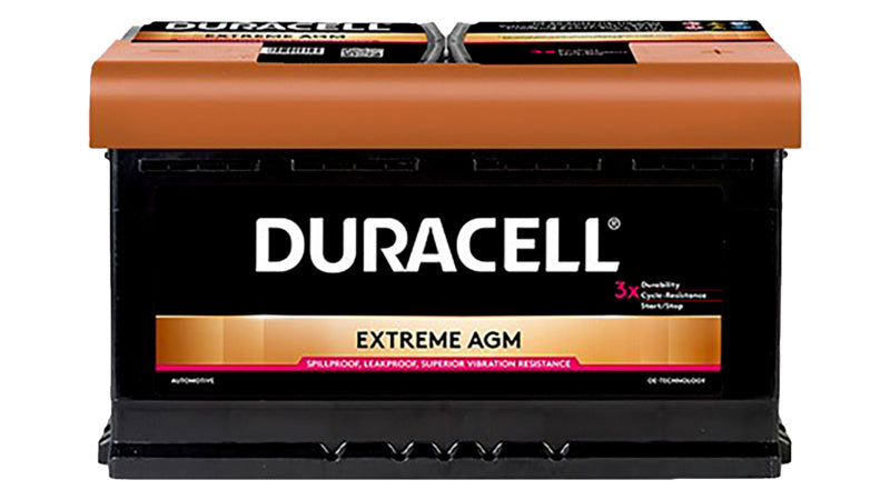 Batterie STARTBATT DURACELL EXTREME DE80AGM in schwarzem Gehäuse mit Aufkleber und Anschlüssen
