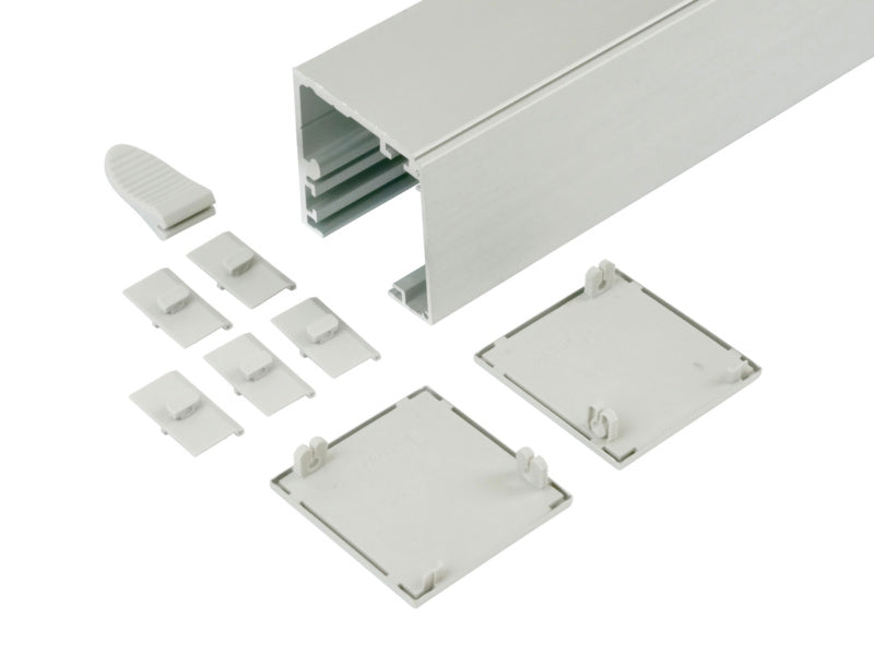 Schiebetürbeschlag-Set mit Führungsschienen, Rollen und Montagezubehör für Zimmertüren.
