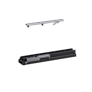 Anthrazitfarbener Hochschrankauszug mit rollengeführten Schubladen für die Küche.