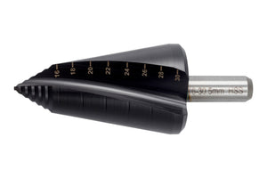 Blechschälbohrer SCHAELBO SMARTSTEP mit ergonomischem Griff und stufenförmigem Design.