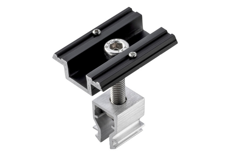 Robuste Halteklammer für Solaranlagen zur stabilen Montage auf verschiedenen Dachtypen.