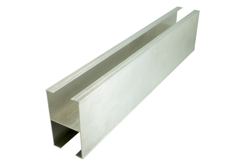 Zehn Aluminium-Montageschienen SHNVERB-PLUS-95X62 für Solaranlagen in praktischer Verpackungseinheit.