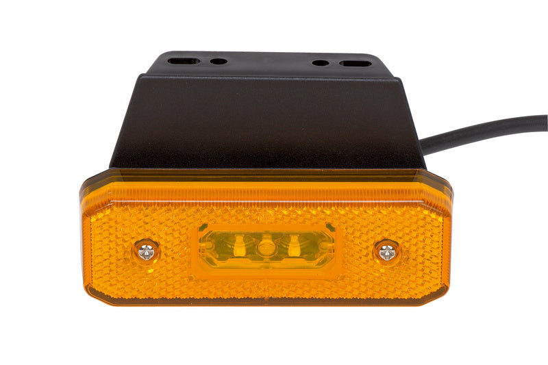 Seitenmarkierungsleuchte für Nutzfahrzeuge mit ADR-Zulassung in leuchtendem Orange.