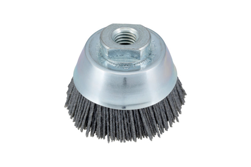 Topfbürste für Winkelschleifer mit robusten Drahtborsten und innovativem Design.
