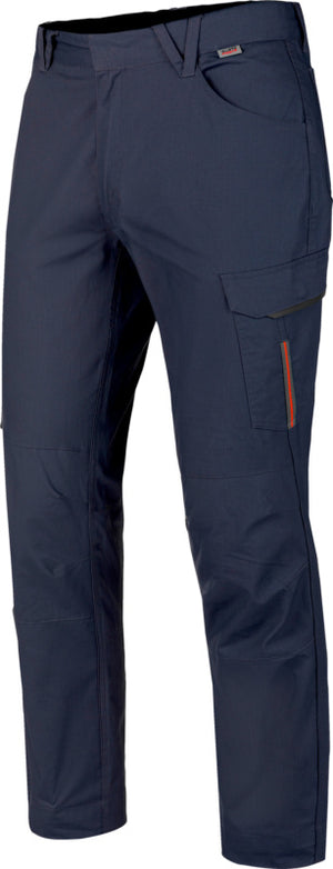 Dunkelblaue Arbeitshose-Bundhose aus Stretch-Material mit Taschen und Gürtelschlaufen.