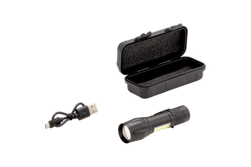 Robuste Taschenlampe-TLA- mit LED-Technologie, verstellbarem Zoom und benutzerfreundlichem Design.