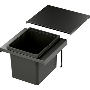 Mülltrennsystem in Lava-Design mit mehreren Behältern für effiziente Abfalltrennung in der Küche.