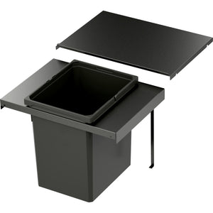 Mülltrennsystem in Lava-Design mit mehreren Behältern für einfache Abfalltrennung in der Küche.