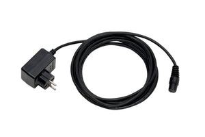 Netzteil für Arbeitsleuchte mit robustem Design und universellem Anschluss für Akku-Leuchten.