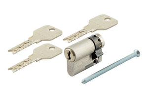 Schließanlage mit Halbzylinder und 4KS-Technologie für flexible Schlüsselverwaltung und Sicherheit.