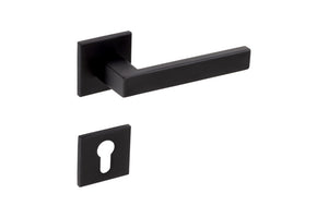 Edelstahl-Türdrücker für Wohn- und Privatbereiche mit modernem Design und ergonomischer Form.