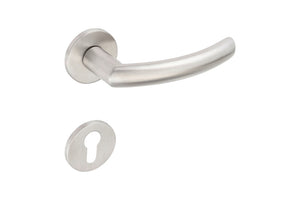 Edelstahl-Türdrücker mit gebürsteter Oberfläche und ergonomischem Griff für Wohn- und Gewerbebereich.