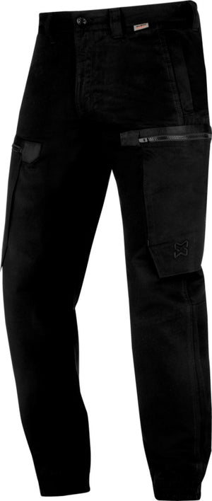 Schwarze Cargohose Urban Light mit verstellbarer Taille und mehreren Taschen in leichter Ausführung.