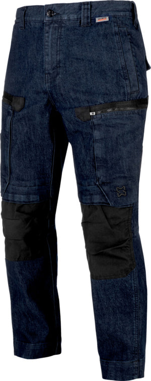 Blaue Cargohose mit praktischen Taschen und modernem, bequemem Schnitt für aktive Menschen.