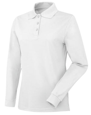 Weißes Damen-Arbeitspoloshirt mit kragenlosem Design und praktischer Brusttasche.