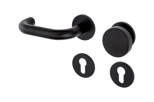 Edelstahl-Türdrücker mit mattem Finish, ergonomischer Form für einfachen Gebrauch im Wohnbereich.