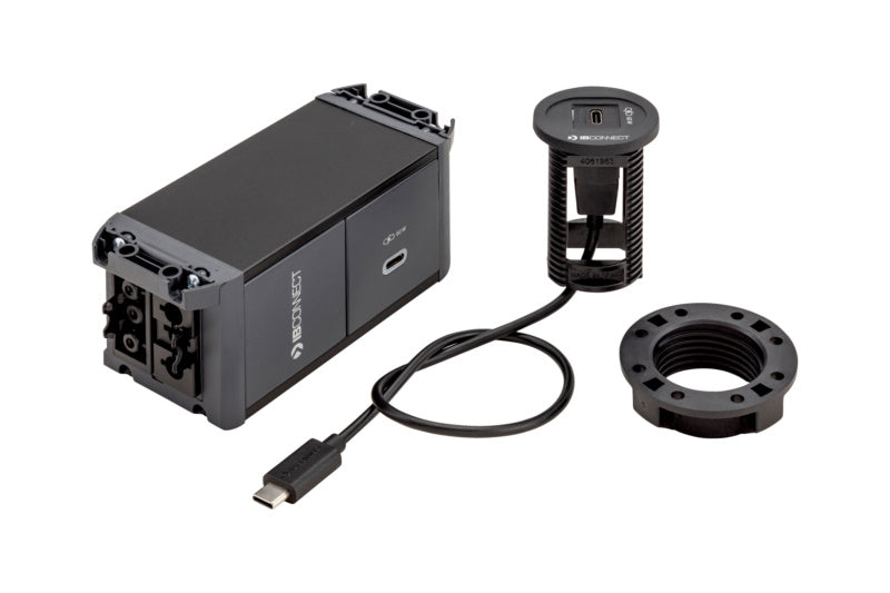 Schwarzer USB-C Dock mit 60W Leistung und mehreren Anschlussmöglichkeiten für Geräte.