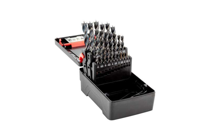 Set von Spiralbohrern für Holzarbeiten in verschiedenen Größen, geliefert in einer Aufbewahrungsbox.