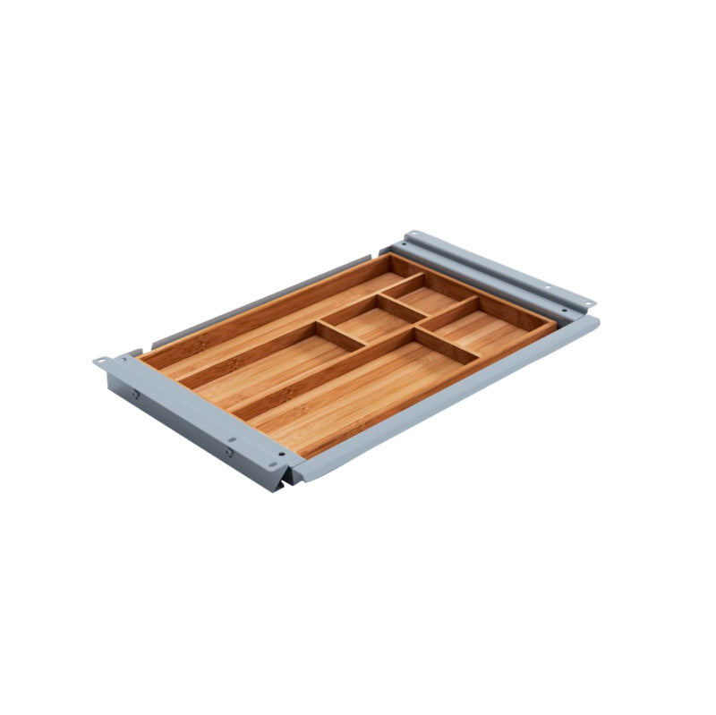 Silbernes Schreibtischzubehör mit rutschfester Grip-Oberfläche für Ordnung und Stil.