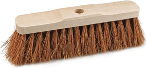 Saalbesen mit Kokosfasern und Sattelholzgriff