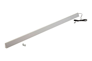 Silberne LED-Leuchte mit 900 mm Länge und variabler Farbtemperatur für moderne Beleuchtung.