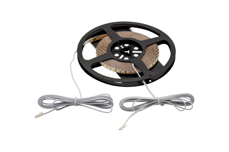 Flexibles 5 Meter langes LED-Lichtband in warmweiß für individuelle Beleuchtungslösungen.