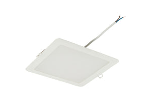 LED-Einbauleuchte mit schlankem Design und warmweißem Licht für verschiedene Räume.